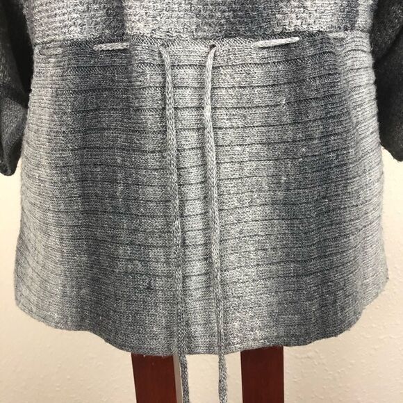 Dress Barn wool Blend Turtle Neck Sweater Size S - Picture 4 of 8